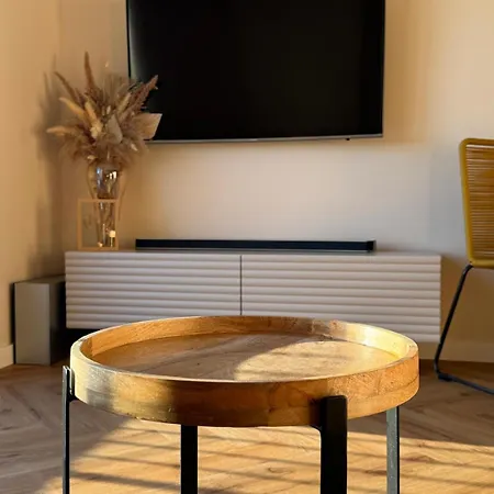 Bonjourapart * وودج